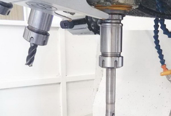 VG 3 Axis Turret Metal VMC CNC Profile Machining Milling Center